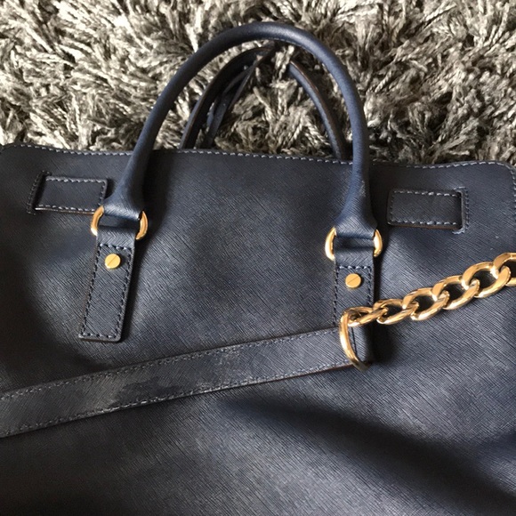 Michael Kors large Hamilton navy blue handbag - Picture 4 of 7